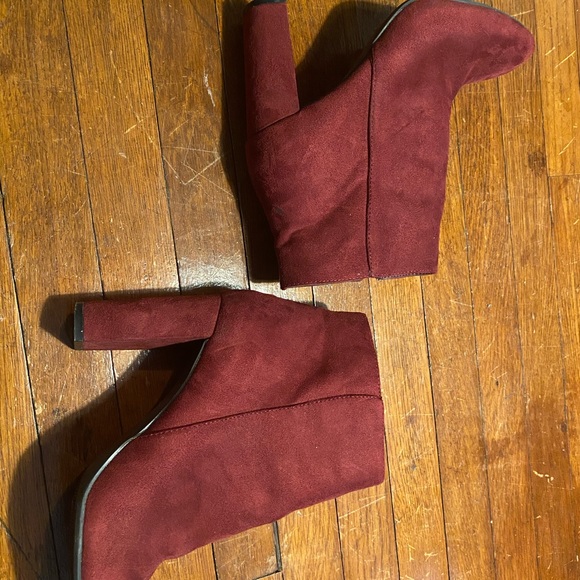 Women’s booties - Picture 2 of 6